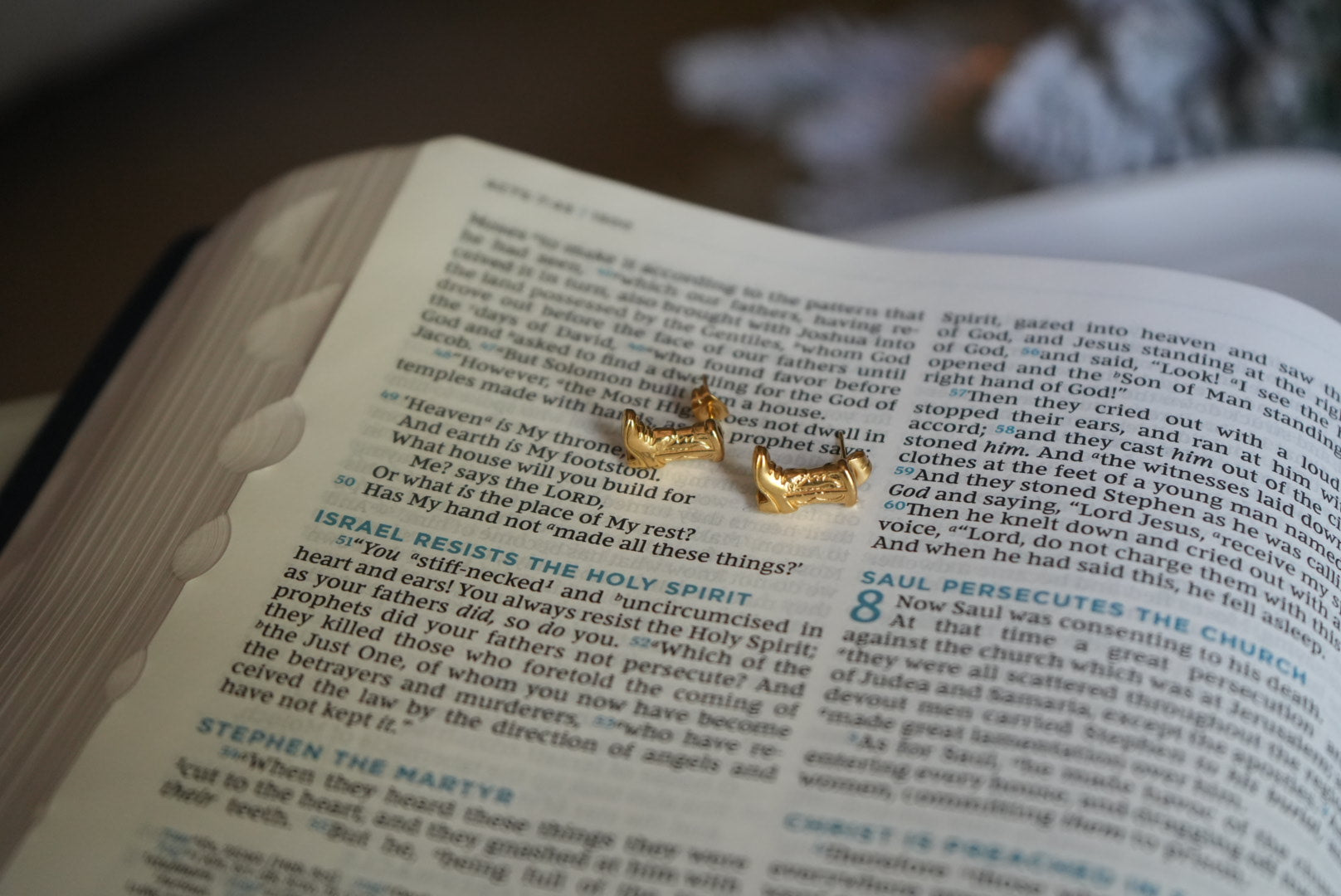 Gold souther bell boot studs.